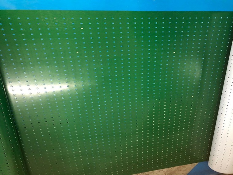 電子行業沖吸風孔輸送帶 綠色PVC打孔輸送帶流水線輸送帶批發(fā)